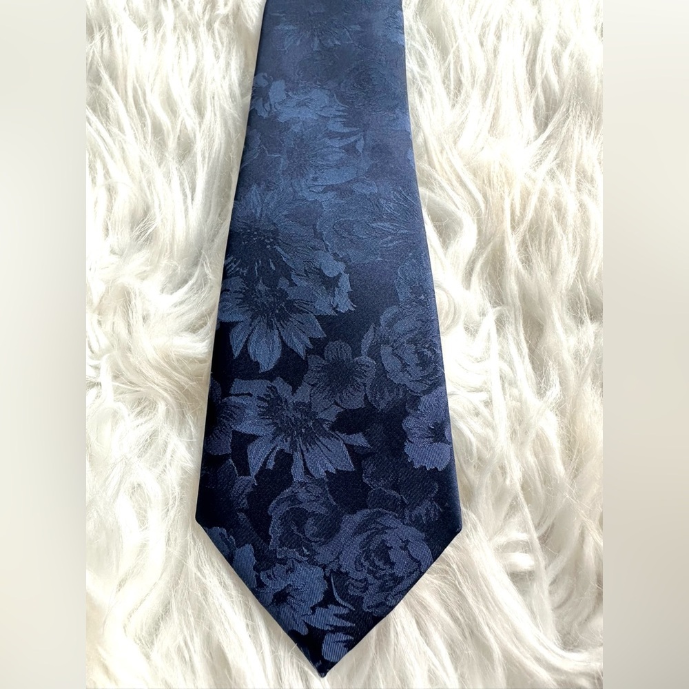 BAR III Men's Glacier Floral Tie Blue New with tag - Picture 4 of 5